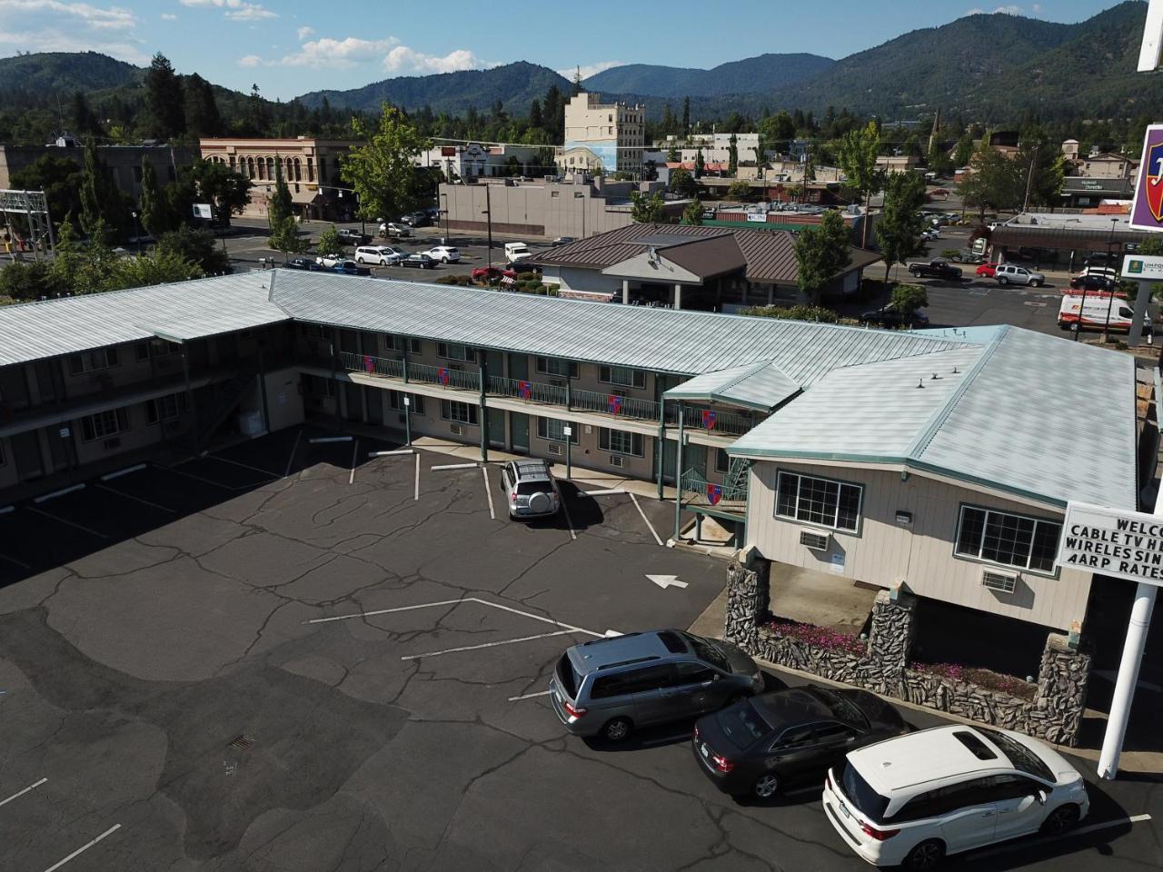 Knights Inn Motel Grants Pass Εξωτερικό φωτογραφία